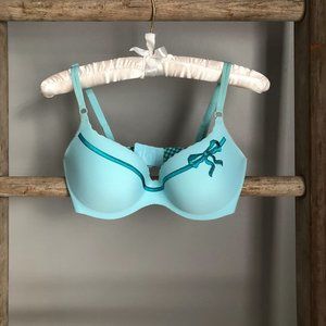 VS Angels Demi Teal w/ embroidery size 34D